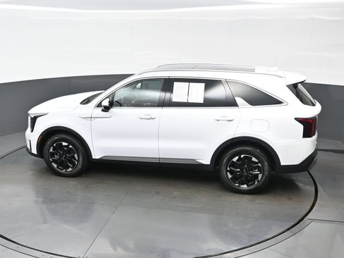 Used 2024 Kia Sorento S w/ Panoramic Sunroof Package AWD/4WD image 38
