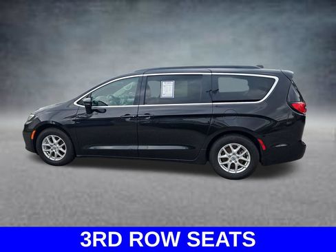Used 2022 Chrysler Pacifica Touring-L FWD image 8
