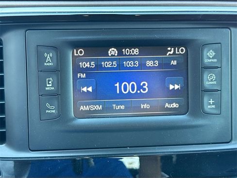 Used 2017 Chrysler Pacifica Touring-L image 15