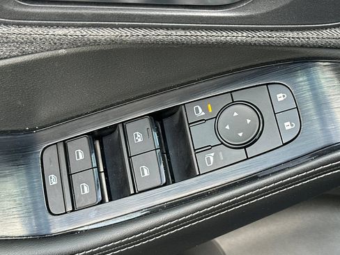 Certified 2023 Nissan Rogue SV FWD image 12