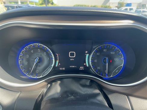 Used 2018 Chrysler Pacifica Touring-L Plus w/ Advanced Safetytec Group FWD image 21