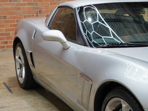 Used 2010 Chevrolet Corvette Grand Sport w/ Preferred Equipment Group RWD image 24