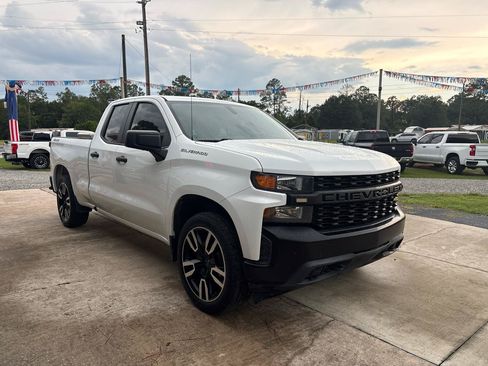 Used 2021 Chevrolet Silverado 1500 W/T w/ WT Fleet Convenience Package AWD/4WD image 3