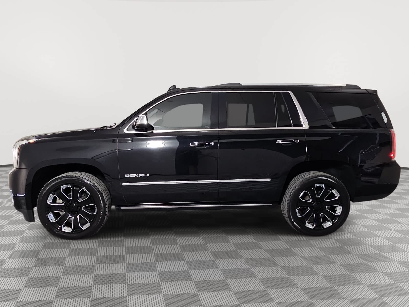 Used 2019 GMC Yukon Denali w/ Denali Ultimate Package RWD image 5