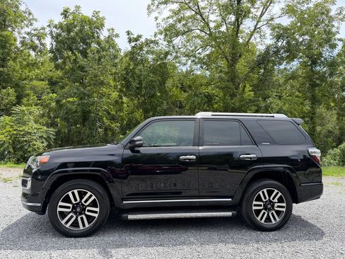 Used 2018 Toyota 4Runner Limited AWD/4WD image 8