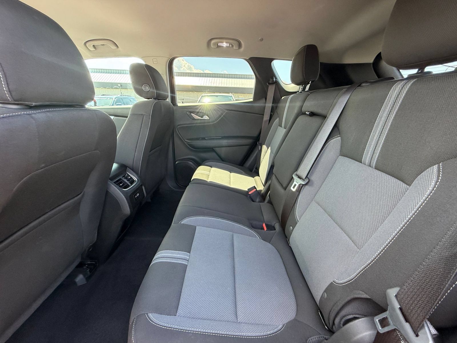 Used 2025 Chevrolet Blazer LT FWD image 26