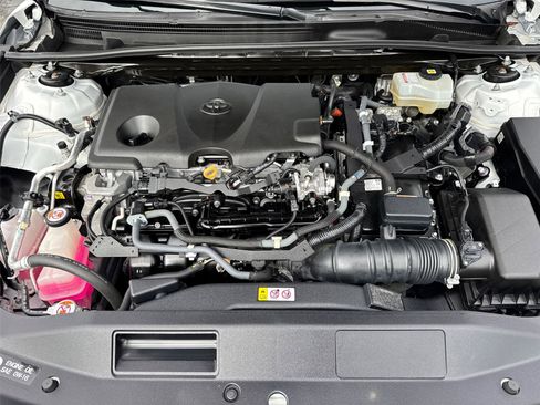 Used 2021 Toyota Camry LE image 8