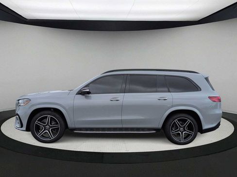 Used 2024 Mercedes-Benz GLS 450 4MATIC image 5