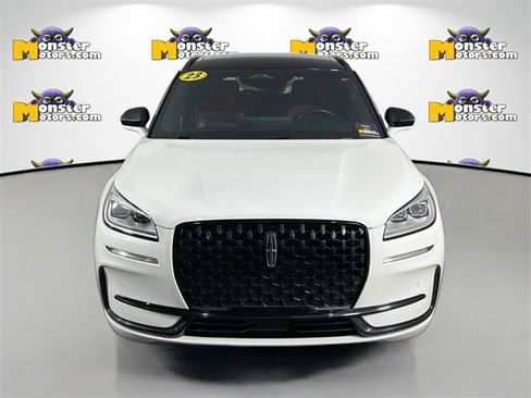 Used 2023 Lincoln Corsair Reserve w/ Equipment Group 201A image 2