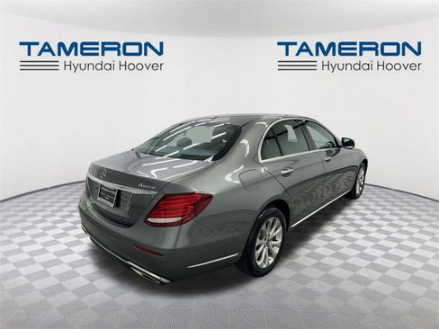 Used 2018 Mercedes-Benz E 300 4MATIC image 5