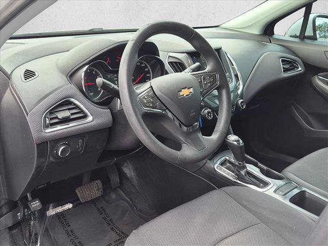 Used 2019 Chevrolet Cruze LS w/ LS Convenience Package FWD image 10