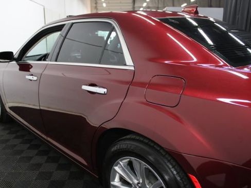 Used 2016 Chrysler 300 C image 8