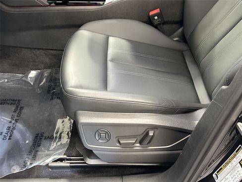 Certified 2025 Audi Q5 Premium w/ Convenience Package AWD/4WD image 20