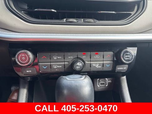Used 2025 Jeep Compass Limited AWD/4WD image 12