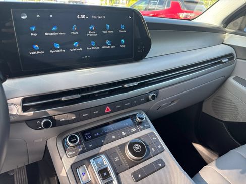 Used 2025 Hyundai Palisade SEL FWD image 16
