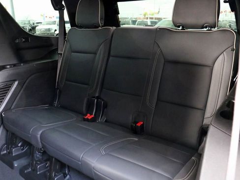 Used 2024 GMC Yukon SLT image 28