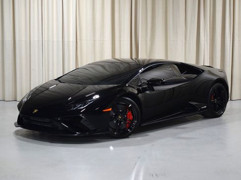 Used 2023 Lamborghini Huracan EVO image 1