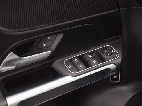 Certified 2022 Mercedes-Benz GLB 250 image 19