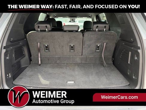 Used 2025 Chevrolet Traverse LT AWD/4WD image 11