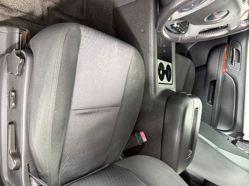 Used 2013 GMC Yukon SLE w/ Convenience Package AWD/4WD image 12