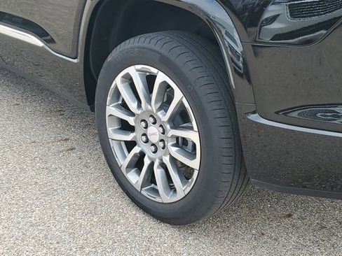 Used 2023 GMC Acadia Denali w/ Denali Ultimate Package AWD/4WD image 33