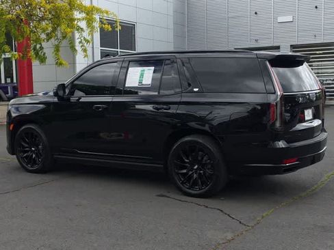 Used 2022 Cadillac Escalade Sport w/ Touring Package AWD/4WD image 6