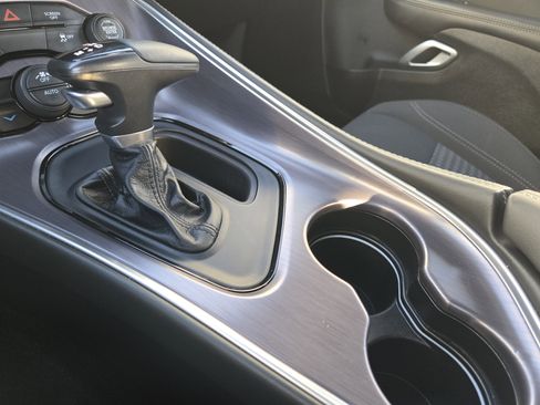 Used 2017 Dodge Challenger R/T image 20