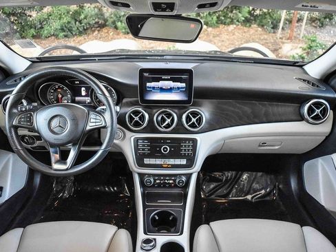 Used 2019 Mercedes-Benz GLA 250 4MATIC image 12