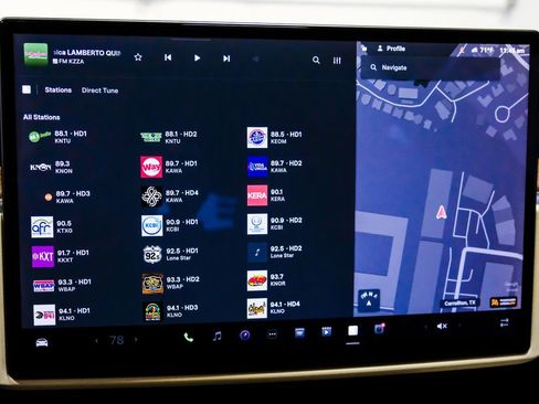 Used 2023 Tesla Model S Standard Range image 29