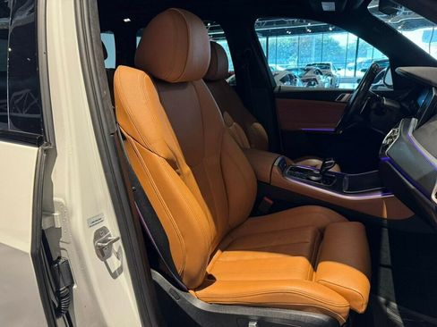 Used 2022 BMW X5 M50i image 27