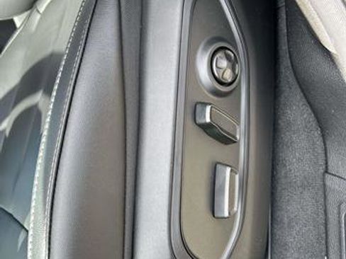 New 2025 Jeep Grand Cherokee Limited w/ Black Appearance Package image 8