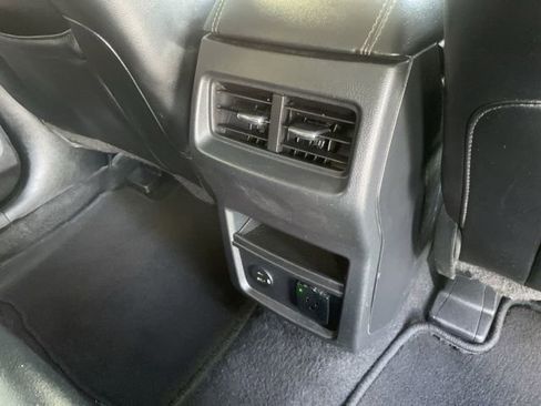 Used 2022 Ford Edge Titanium AWD/4WD image 54