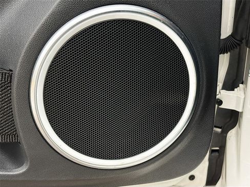 Used 2013 Volkswagen Beetle 2.5 image 18