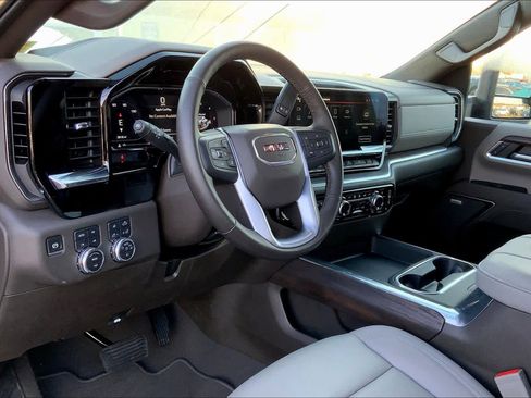 Used 2025 GMC Sierra 2500 SLT w/ SLT Convenience Package image 16