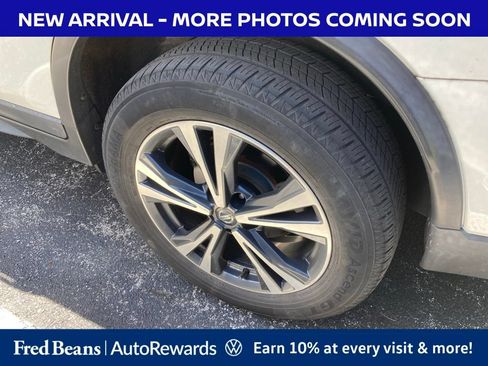 Used 2019 Nissan Rogue SV w/ Premium Package AWD/4WD image 7
