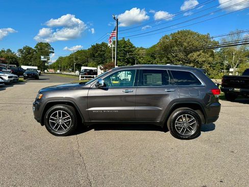 Used 2017 Jeep Grand Cherokee Limited image 4