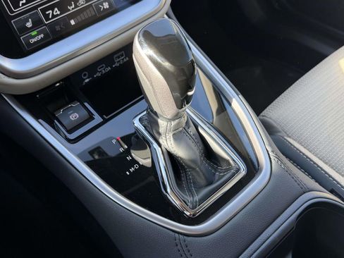 Used 2025 Subaru Outback Premium w/ Popular Package #1A image 25