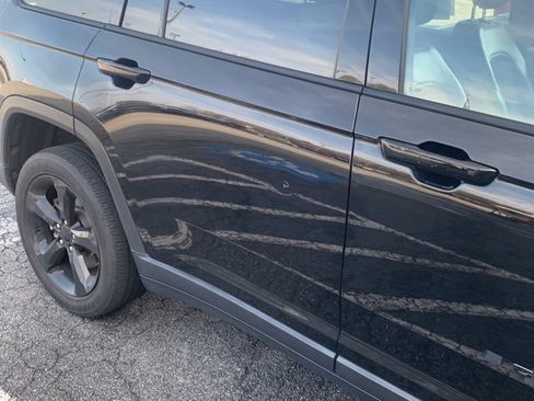 Used 2023 Jeep Grand Cherokee L Laredo image 14