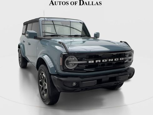 Used 2022 Ford Bronco Outer Banks AWD/4WD image 2