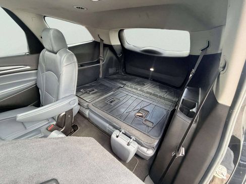Used 2019 Buick Enclave Essence AWD/4WD image 25
