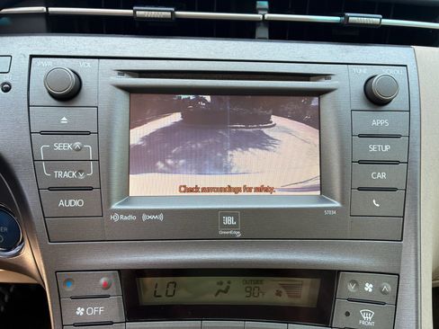 Used 2014 Toyota Prius Five FWD image 17
