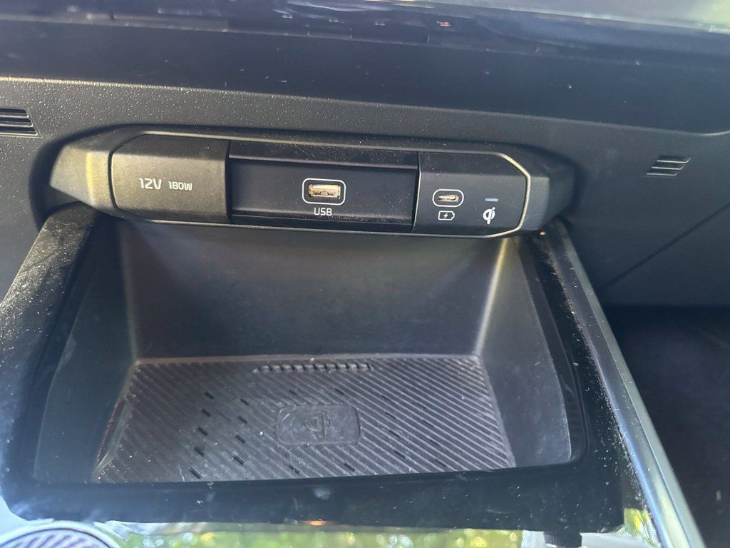 Used 2023 Kia Niro Wind w/ Wind Preserve Package FWD image 16