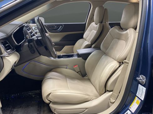 Used 2018 Lincoln Continental Reserve AWD/4WD image 9