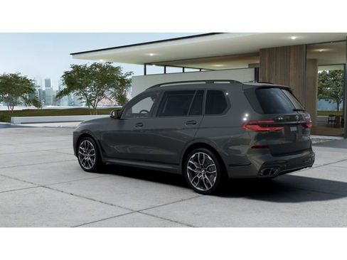 New 2026 BMW X7 M60i image 2