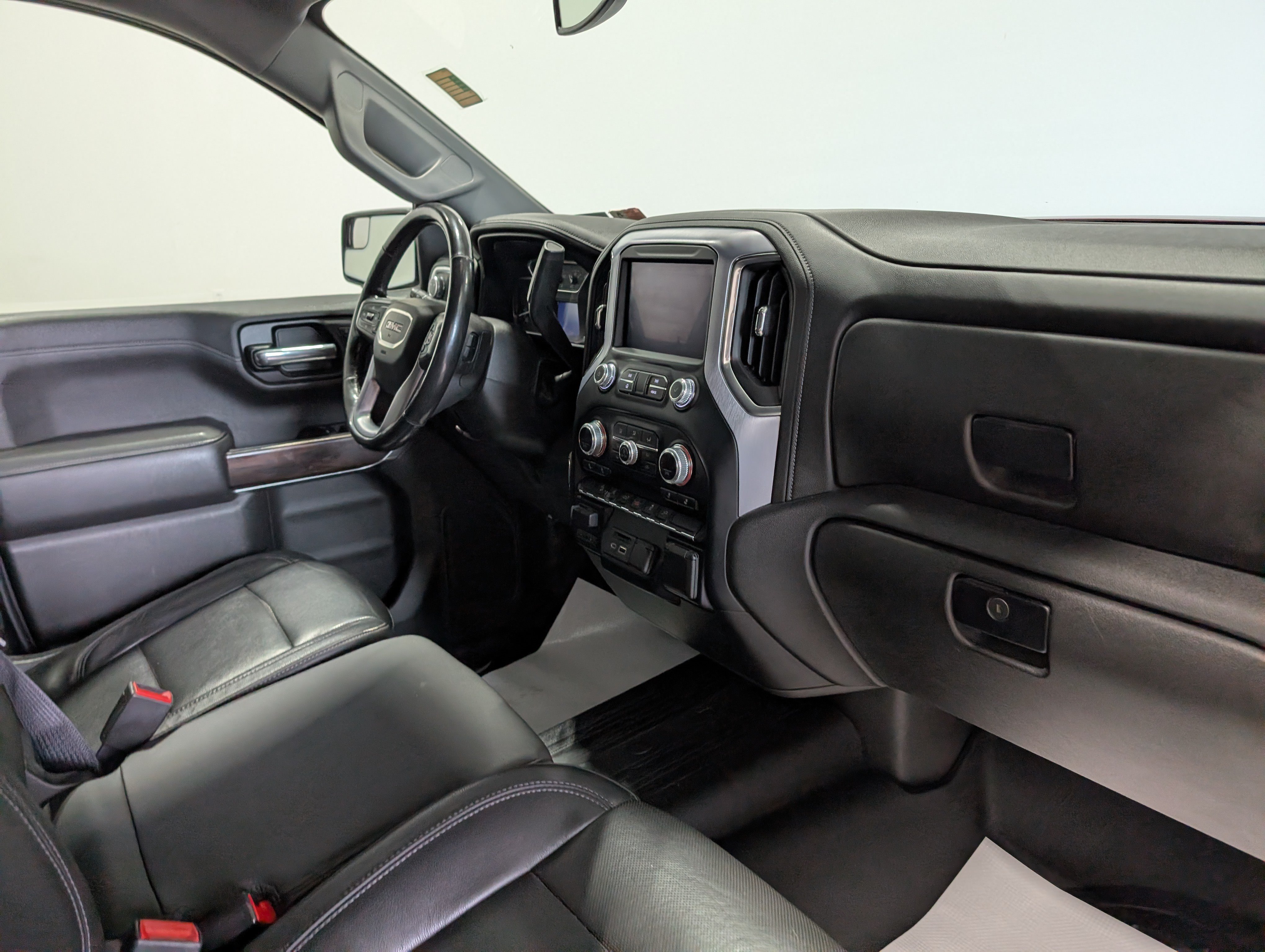 Used 2019 GMC Sierra 1500 SLT w/ X31 Off-Road Package AWD/4WD image 19