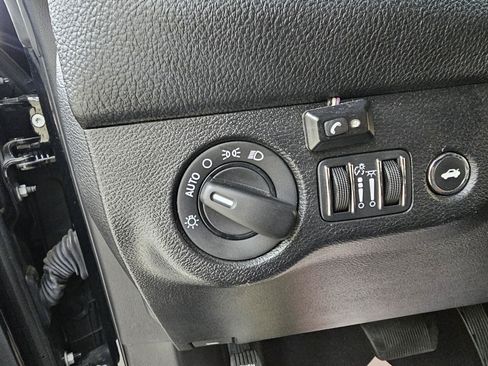 Used 2021 Dodge Challenger SXT RWD image 34