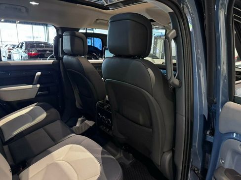 Used 2024 Land Rover Defender 110 X-Dynamic SE AWD/4WD image 22