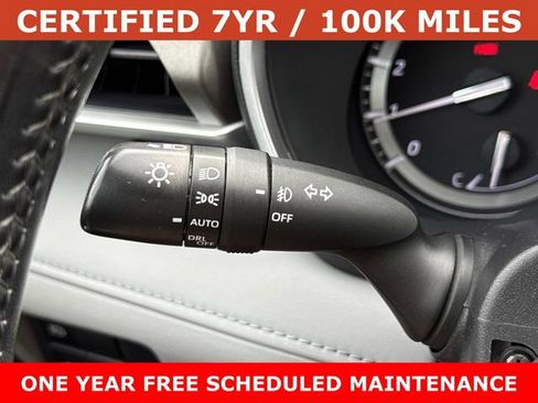 Used 2021 Toyota Highlander XLE AWD/4WD image 27