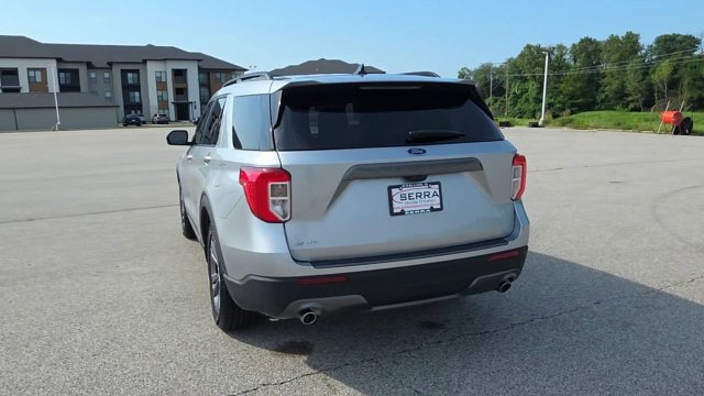 Used 2024 Ford Explorer XLT w/ Equipment Group 202A RWD image 6