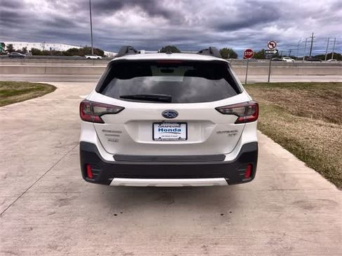 Used 2022 Subaru Outback Limited XT image 6